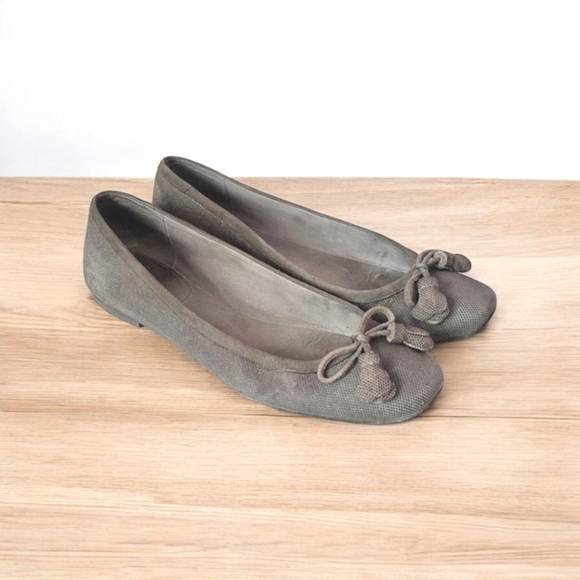 Stuart Weitzman Shoes - Stuart Weitzman Gray Ballet Flats